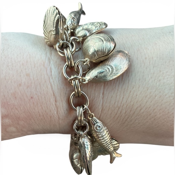 Vintage Gold Clam & Fish Charm Bracelet - Picture 2 of 2